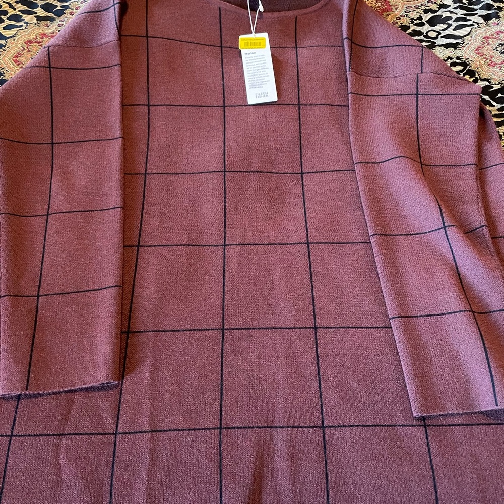 Eileen Fisher NWT Bateau NK Box Top size Medium.